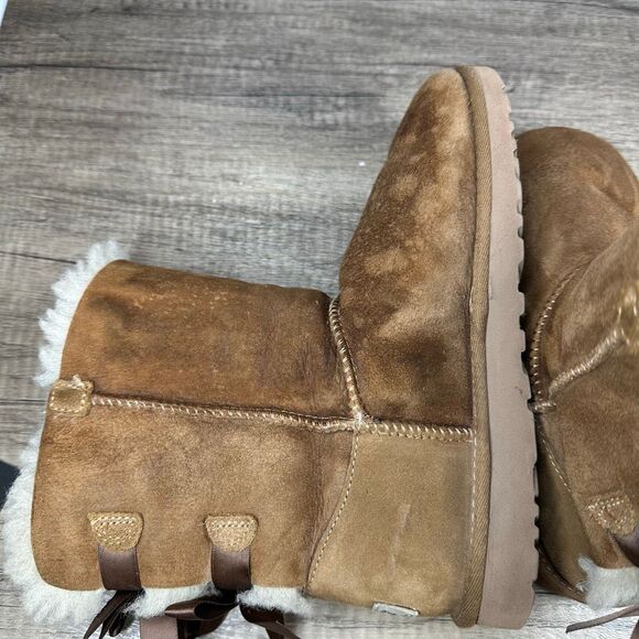 UGG~Women's~Chestnut Bailey Bow II~Short Sheepskin Boots(1016225)~Size 6 - Picture 8 of 12